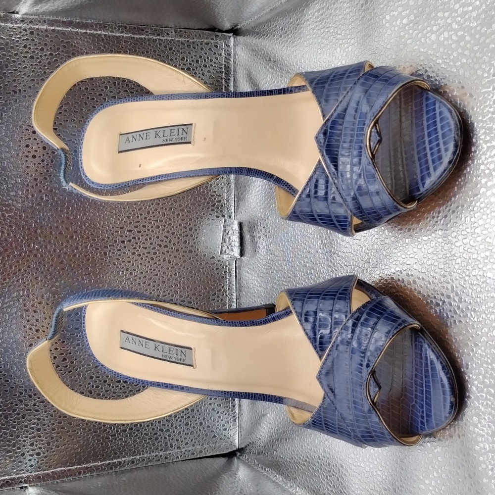 Anne Klein Sling Back Crocodile texture heels